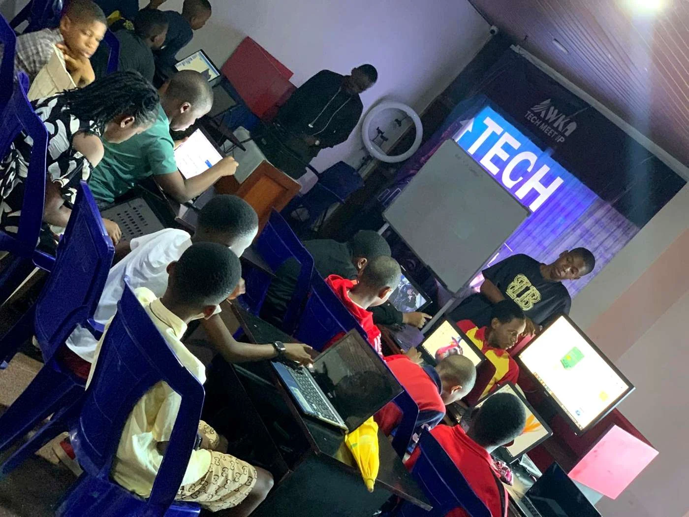 Kids Coding track in session